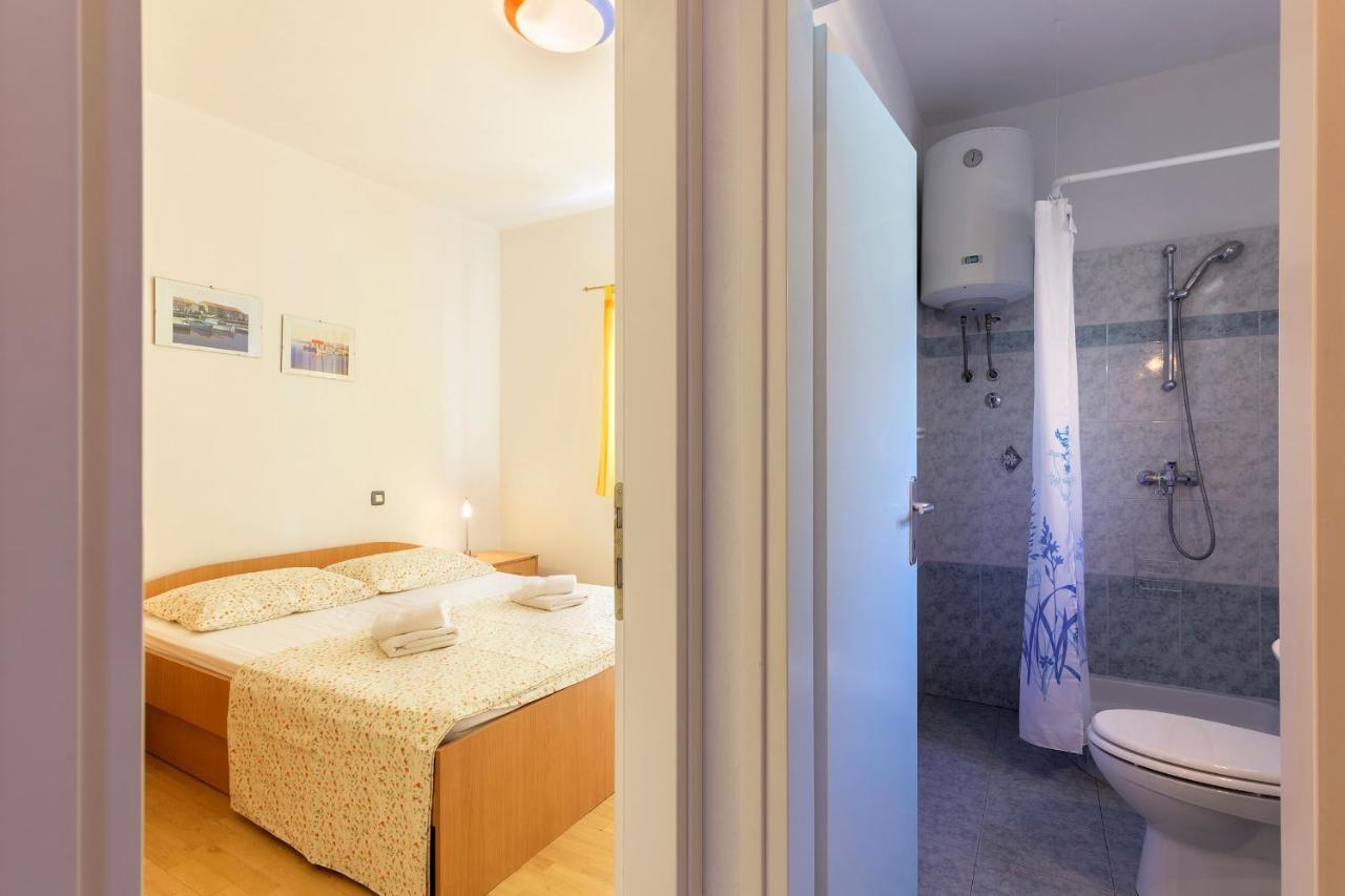 Apartments Pino Pula Zewnętrze zdjęcie
