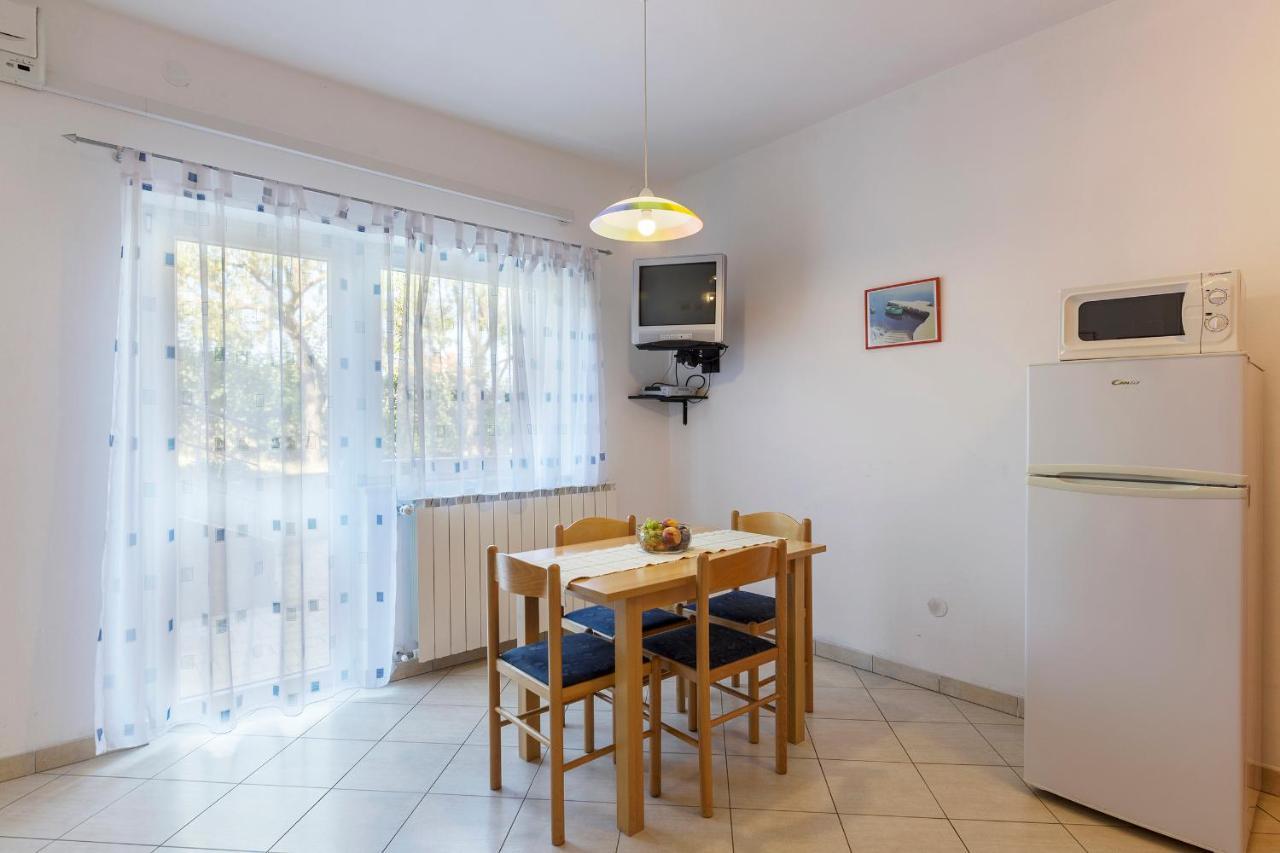 Apartments Pino Pula Zewnętrze zdjęcie