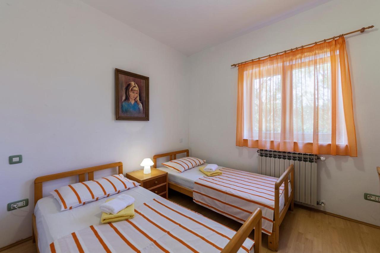 Apartments Pino Pula Zewnętrze zdjęcie