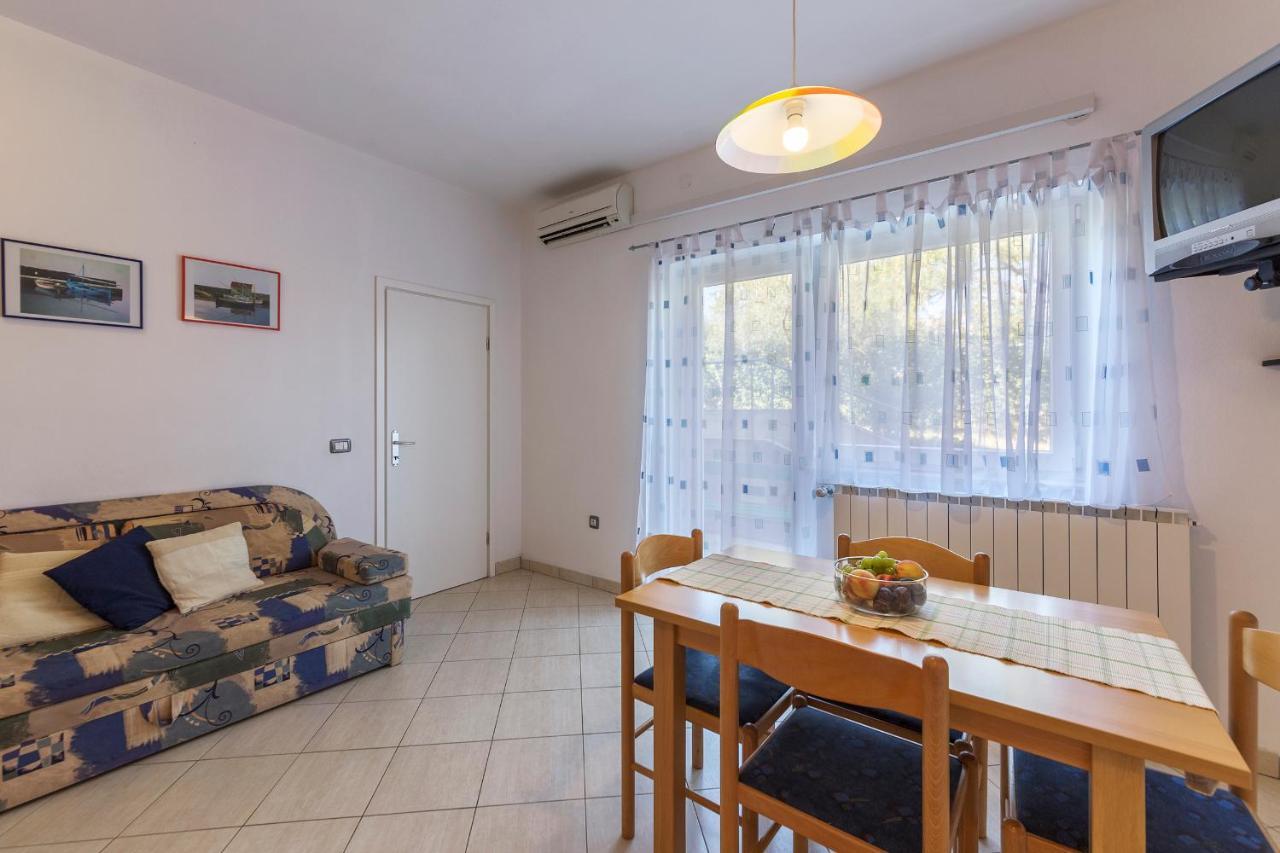Apartments Pino Pula Zewnętrze zdjęcie