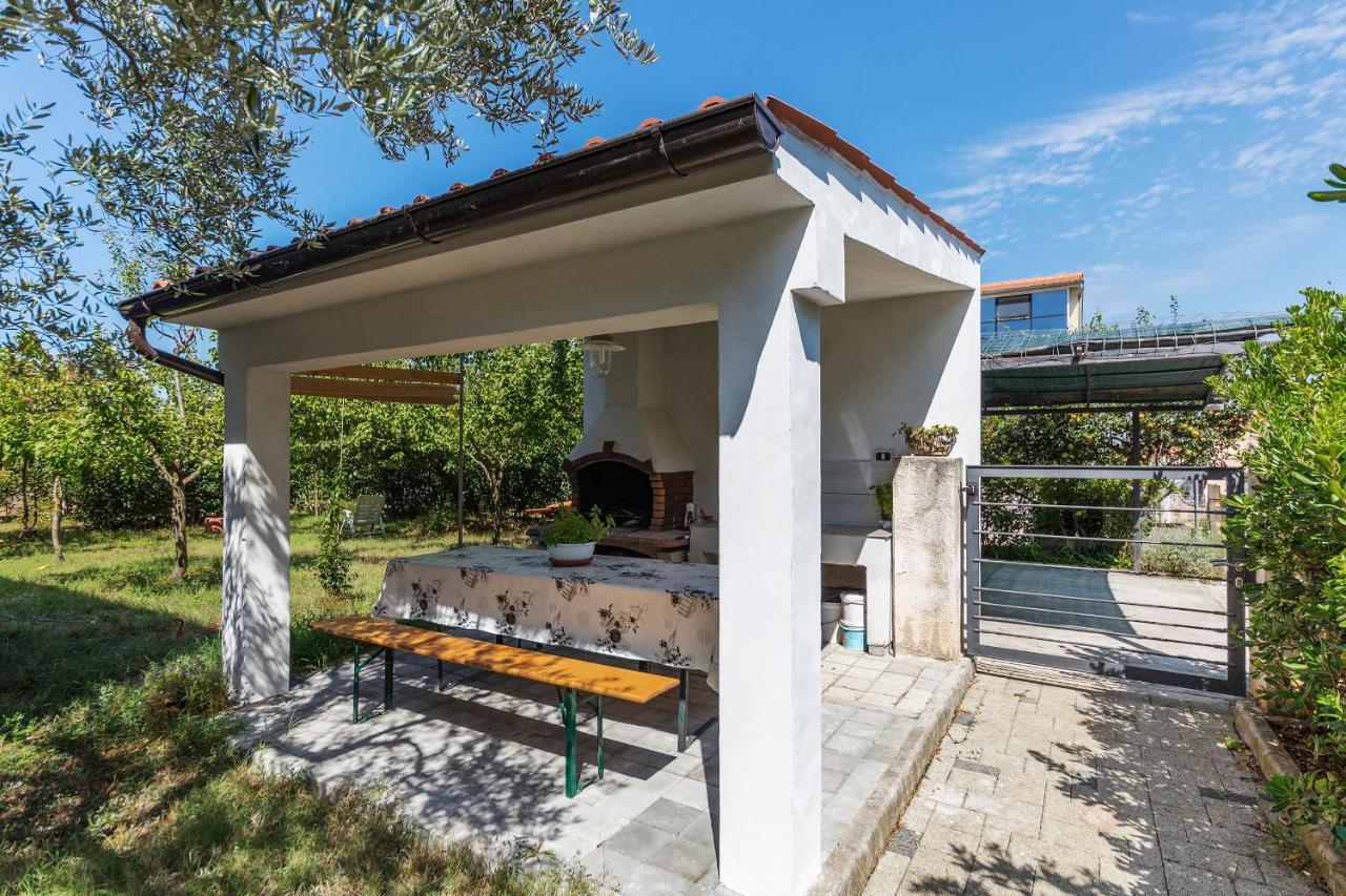 Apartments Pino Pula Zewnętrze zdjęcie