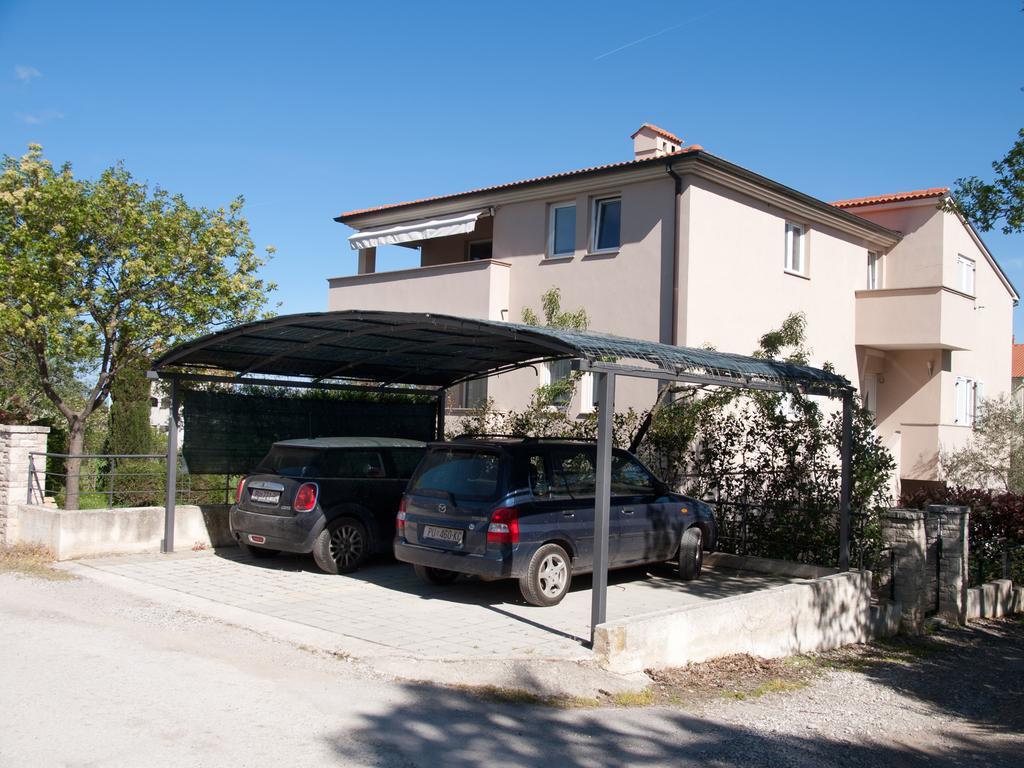 Apartments Pino Pula Zewnętrze zdjęcie